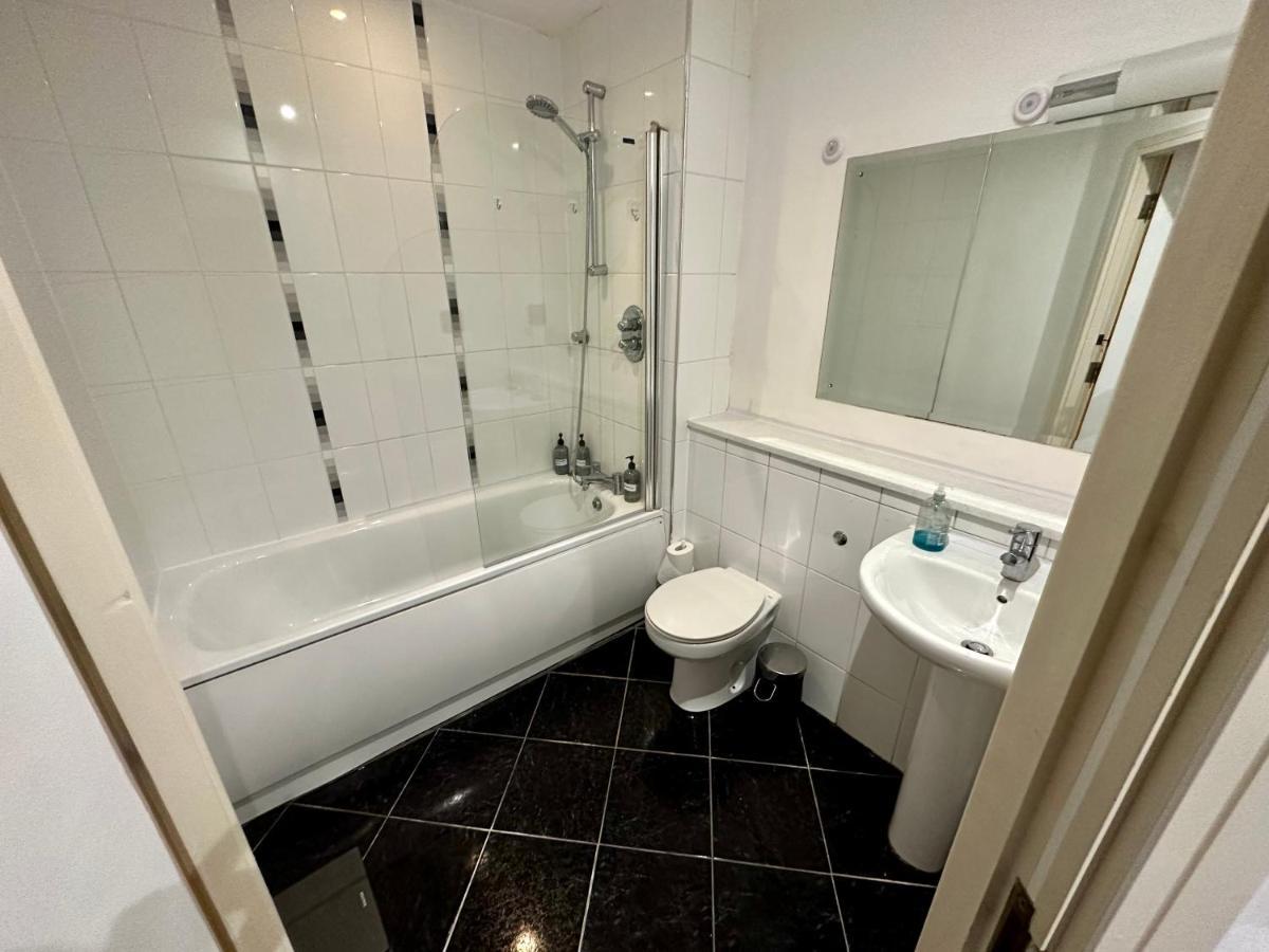 Birmingham Prime Location Stunning Apartment Floor-To-Ceiling Windows Eksteriør billede